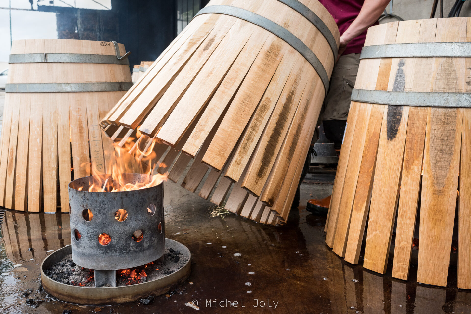 Barrel maker